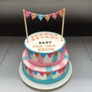 Kindertaarten - Gender reveal met vlaggenlijn V.d. Kruis