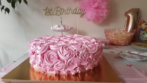 Kindertaarten - Crèmetaart roze toeven Kindertaarten - Crèmetaart roze toeven