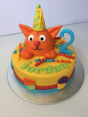 Kindertaarten - Dikkie Dik stapeltaart Kindertaarten - Dikkie Dik stapeltaart