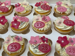 Cupcakes - Roze bloemen op toef