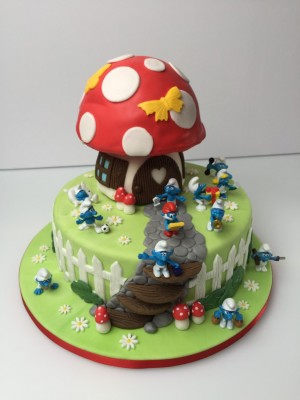 Kindertaarten - 3D Smurfen stapeltaart Kindertaarten - 3D Smurfen stapeltaart