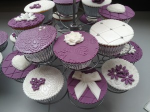 Cupcakes - Bruidscupcakes paars en wit